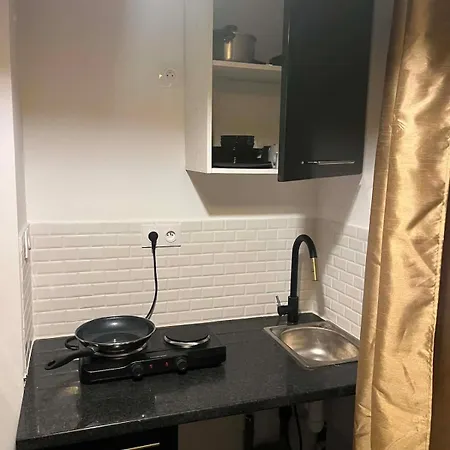 Cozy With Private Jacuzzi, Modern Comfort 아파트